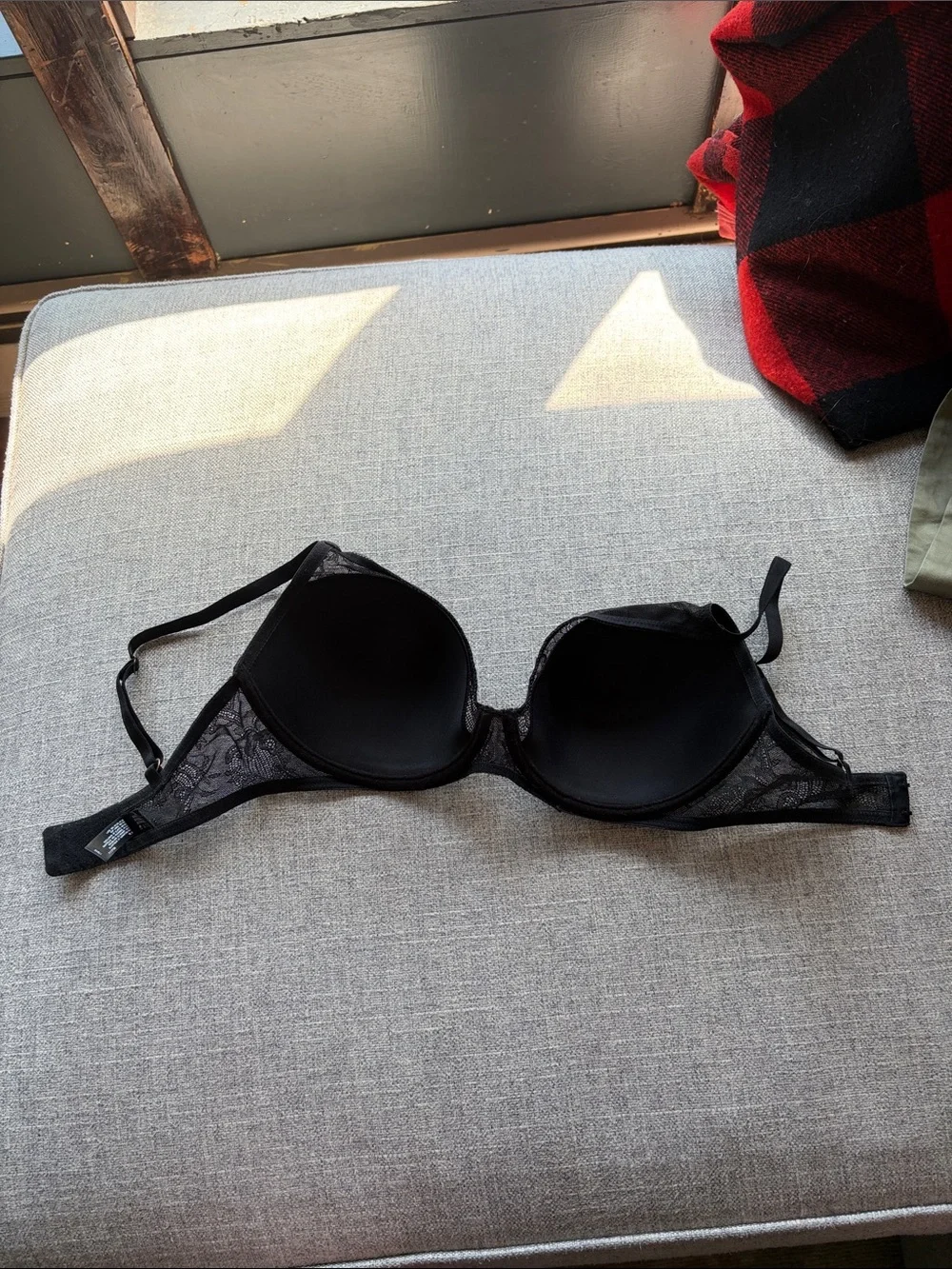 Natori Black Lace Bra Size 34DD